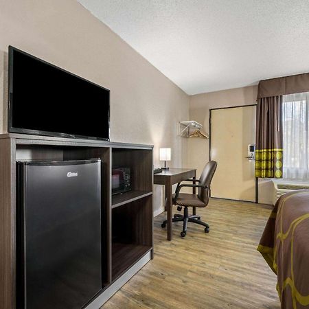Super 8 by Wyndham Garysburg/Roanoke Rapids Hotel Eksteriør billede