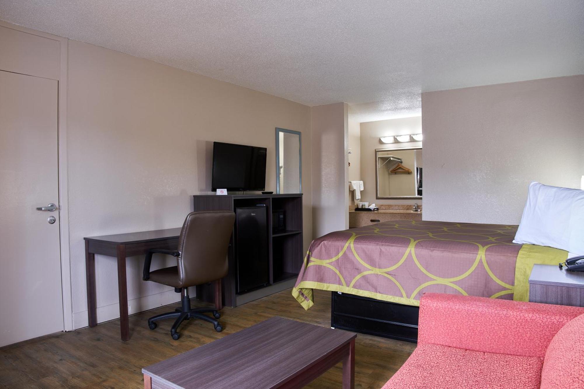 Super 8 by Wyndham Garysburg/Roanoke Rapids Hotel Eksteriør billede