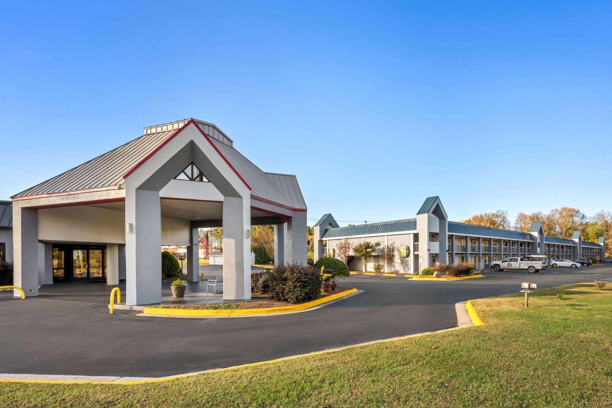 Super 8 by Wyndham Garysburg/Roanoke Rapids Hotel Eksteriør billede