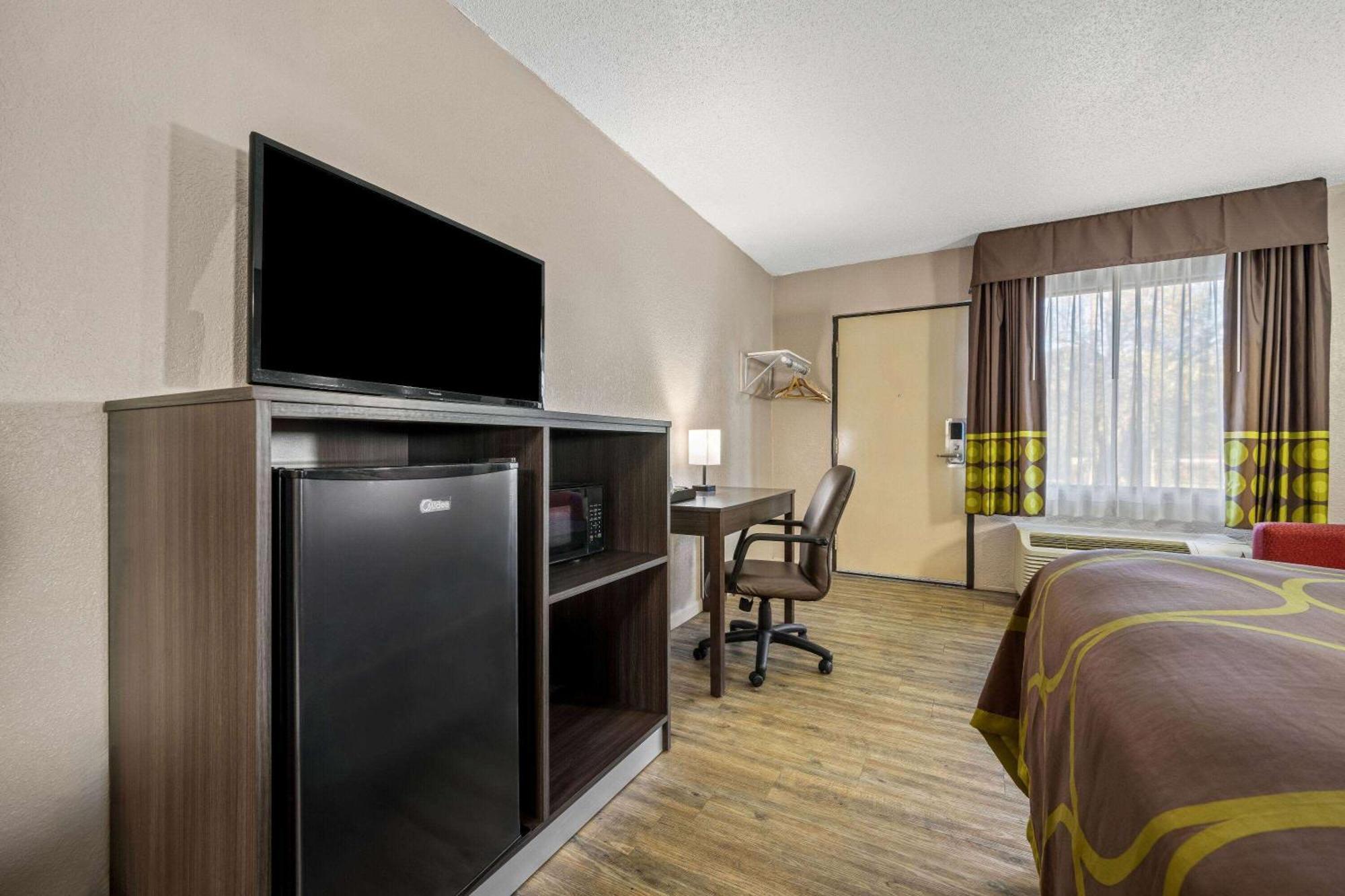 Super 8 by Wyndham Garysburg/Roanoke Rapids Hotel Eksteriør billede