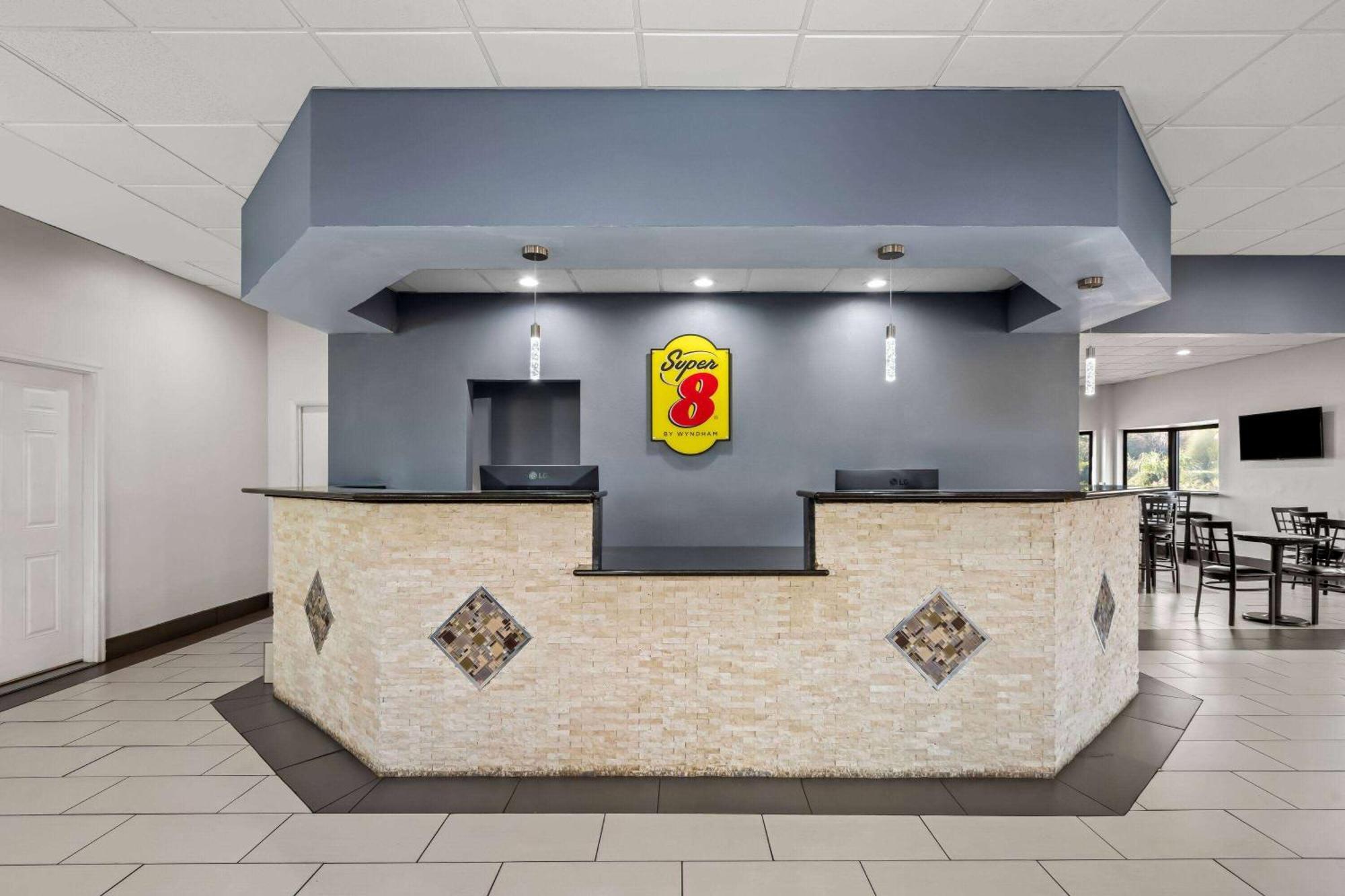 Super 8 by Wyndham Garysburg/Roanoke Rapids Hotel Eksteriør billede