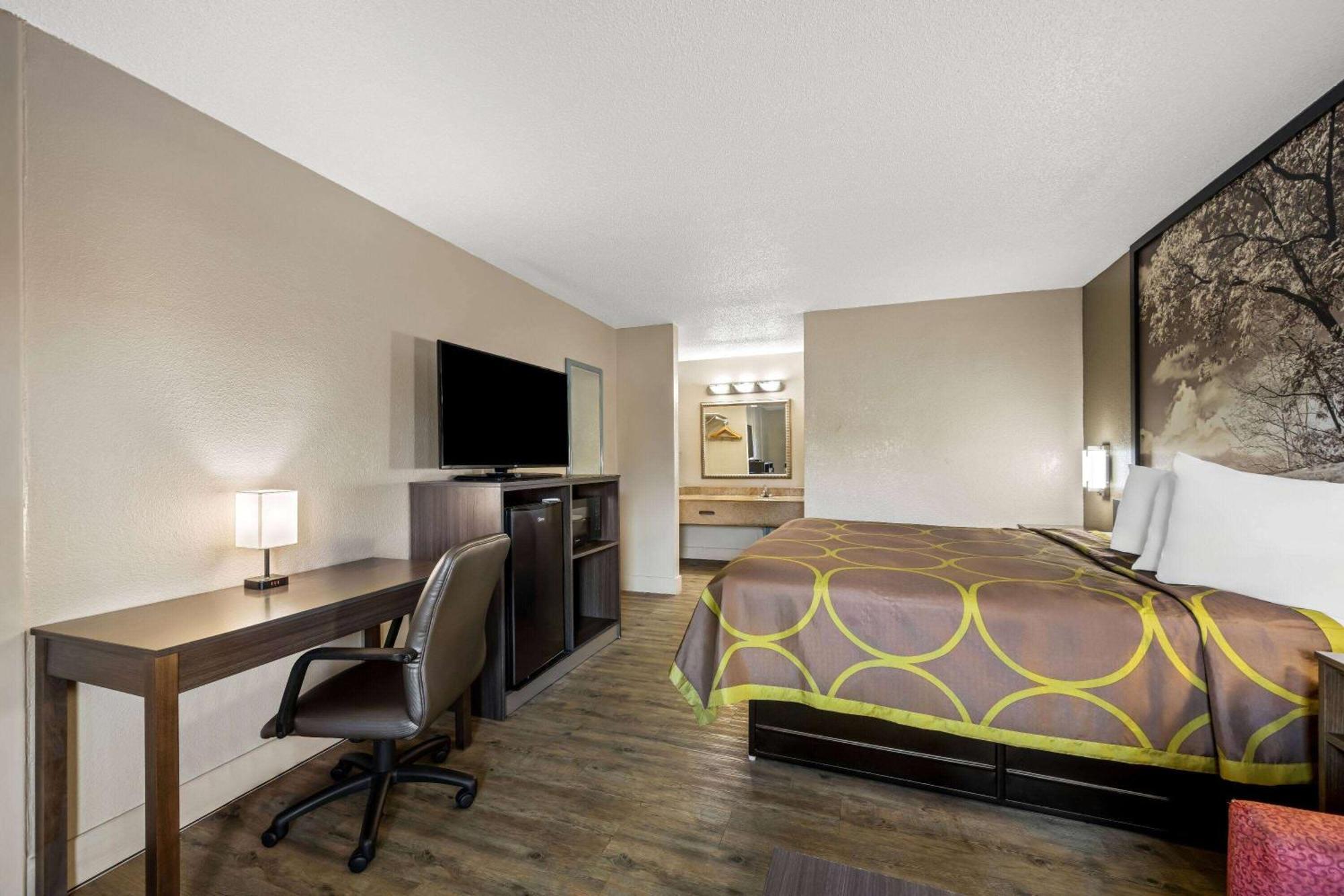 Super 8 by Wyndham Garysburg/Roanoke Rapids Hotel Eksteriør billede